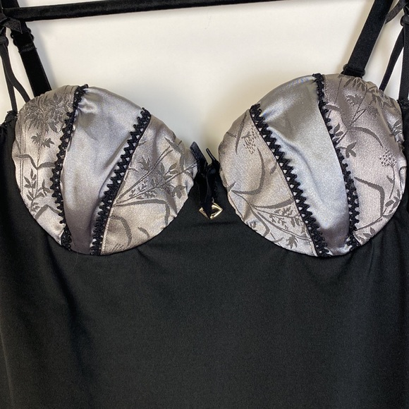 Vintage Y2K Open Back Camisole with Built in Bra! Small - Picture 2 of 5